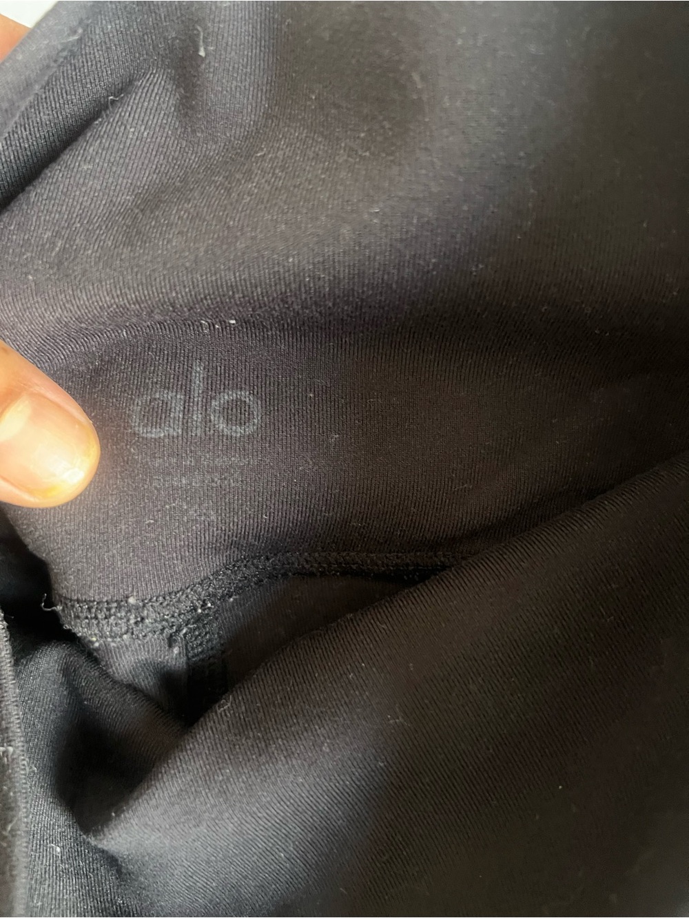 ALO Yoga Black Leggings - Picture 2 of 8